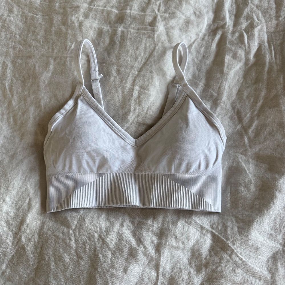 Lululemon Ebb to Street Bra *C/D Cup - size 2